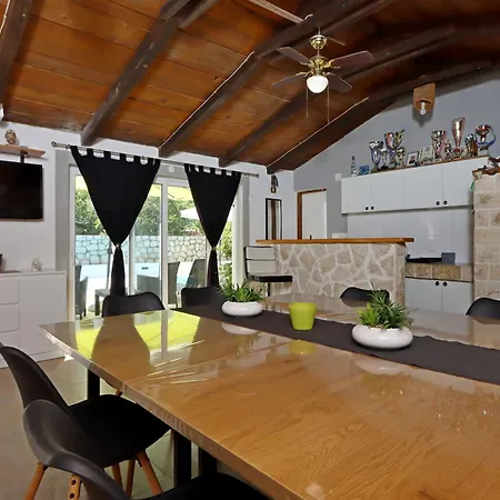 Pag 6412c Apartment Pag Town