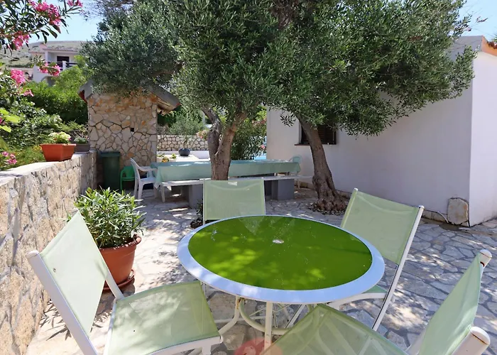 Pag 6412c * Pag Town